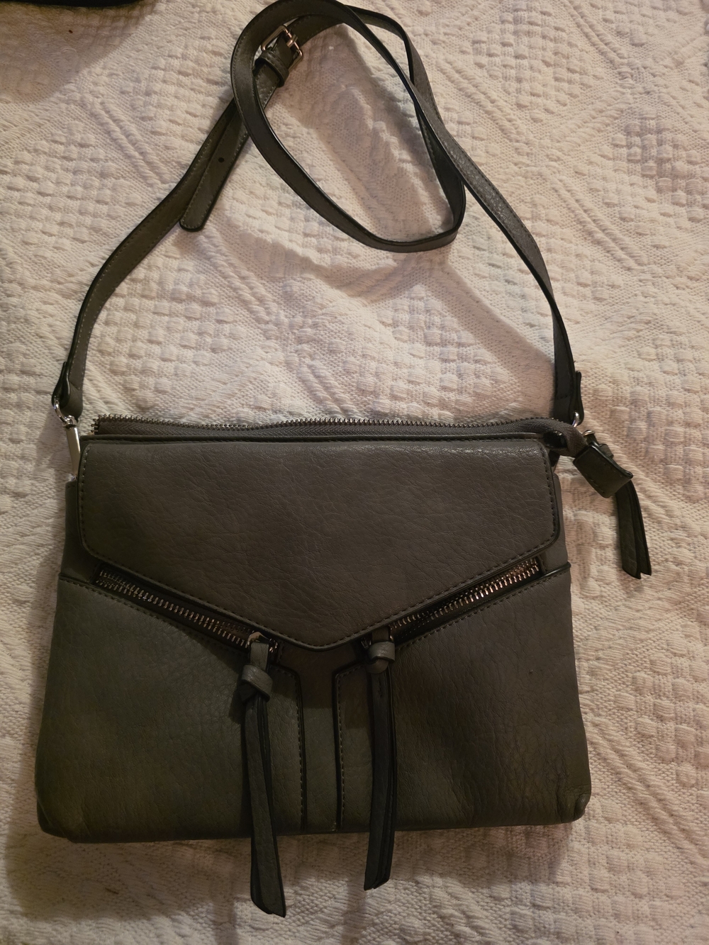 Women’s Crossbody Bag in Dark Gray - Stylish Everyday Carry